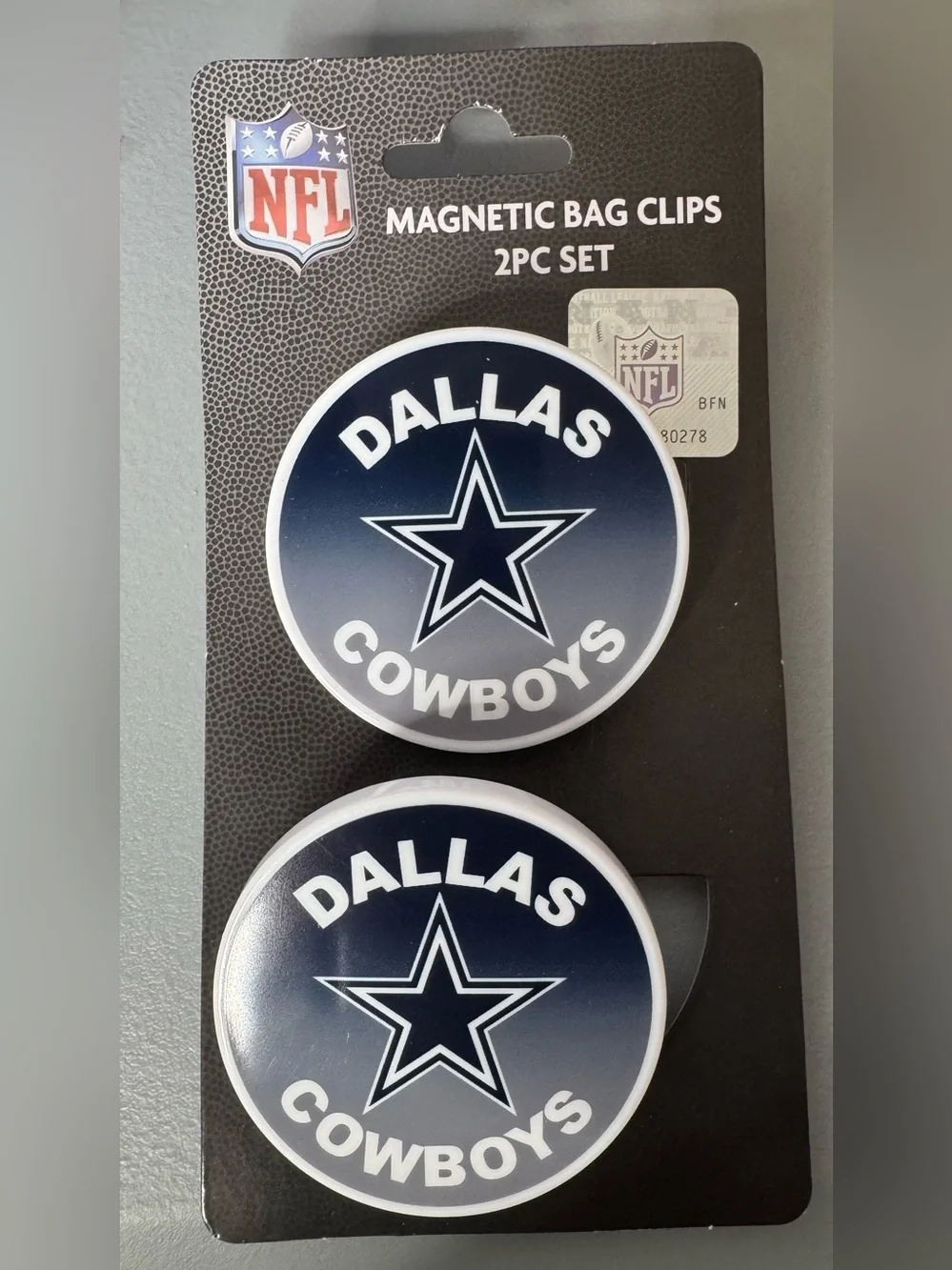 NFL Dallas cowboys White Magnetic Bag Clips with Black Center - 2 Pack football